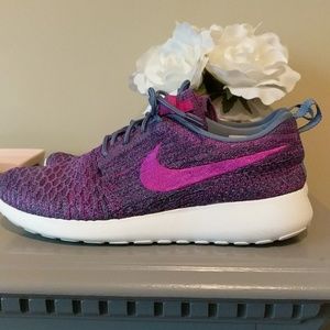 Womens Nike Flyknit Running Shoe size 7